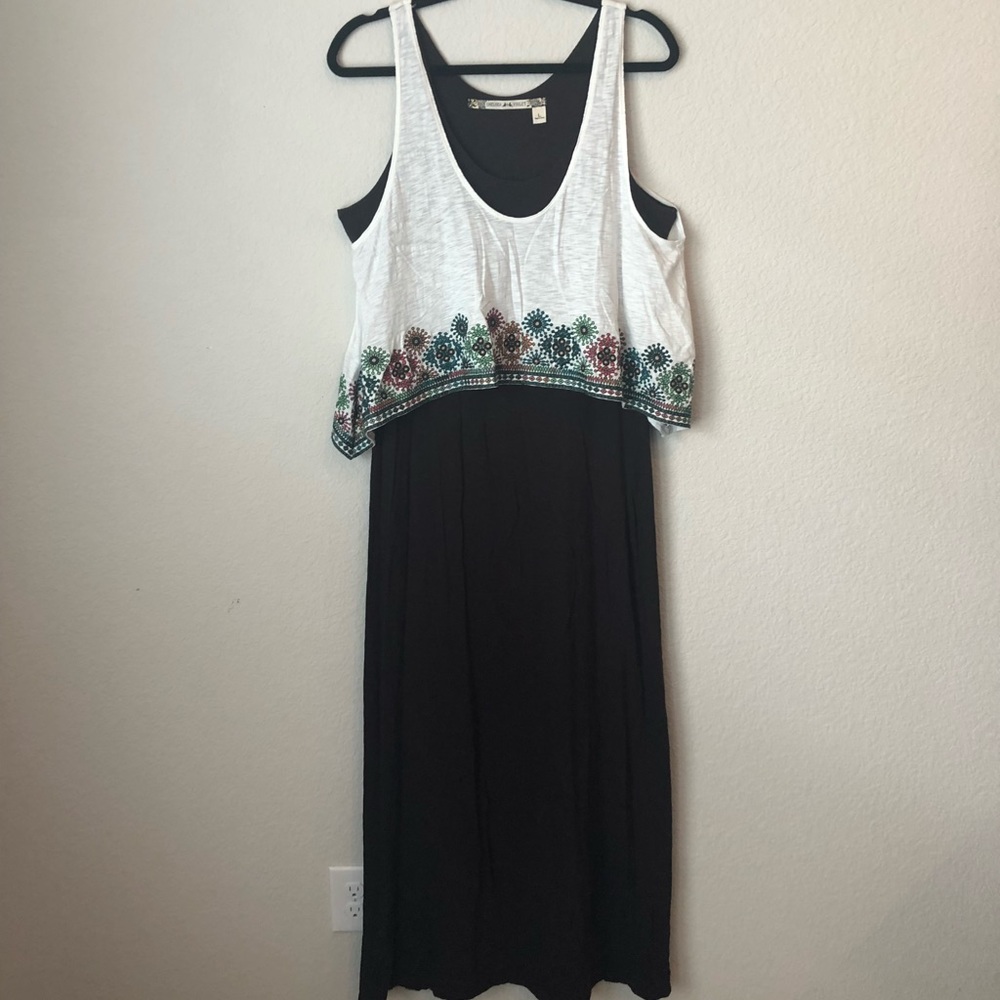 Sleeveless Chelsea & Violet Maxi Dress